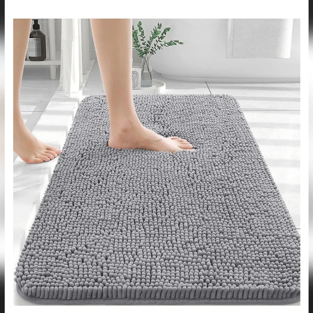 Super  Plush Gray Bath Mat NWT